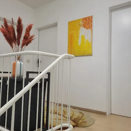 Einfamilienhaus Mit Zwei Separaten Zimmern In Spelle, Niedersachsen De *