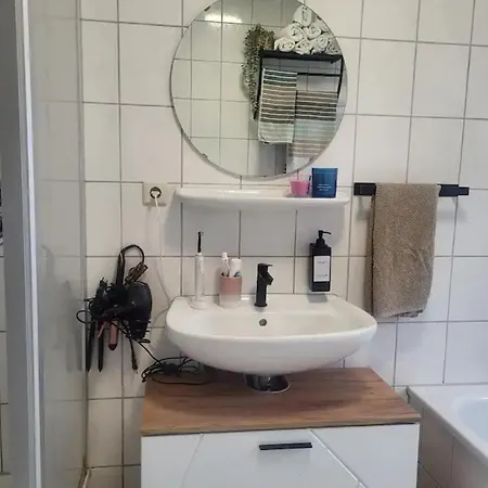 公寓 Einfamilienhaus Mit Zwei Separaten Zimmern In Spelle, Niedersachsen De *