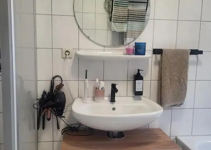 Apartment Einfamilienhaus Mit Zwei Separaten Zimmern In Spelle, Niedersachsen De *